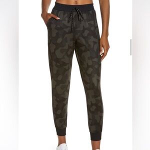 LN Zella Camo Jogger-S